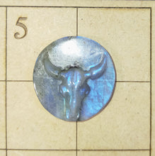 Load image into Gallery viewer, Labradorite carved ox cabochon
